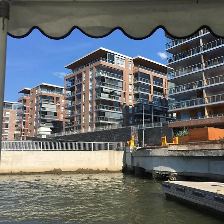The View In With Private Balcony, Sauna, Car Park Apartament