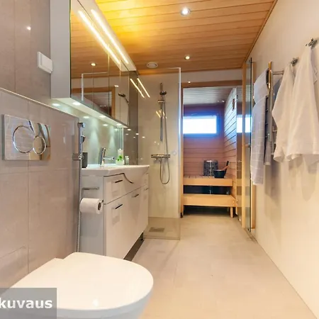 The View In With Private Balcony, Sauna, Car Park Lägenhet *