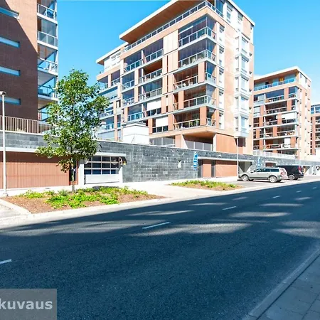 The View In With Private Balcony, Sauna, Car Park Lägenhet