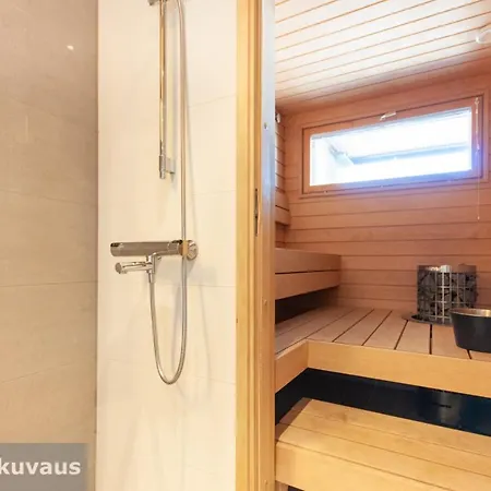 The View In With Private Balcony, Sauna, Car Park Lägenhet *