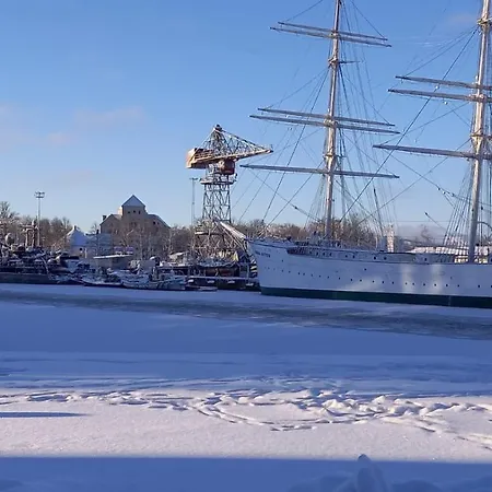 The View In With Private Balcony, Sauna, Car Park Lägenhet *