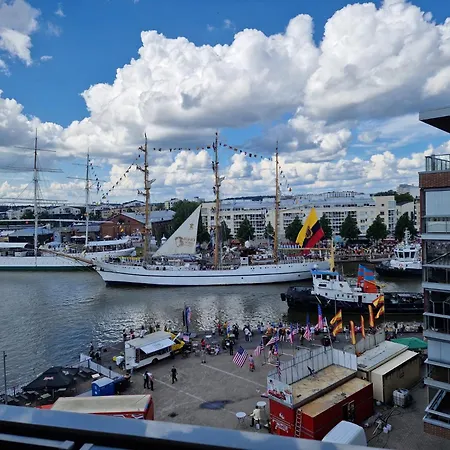 Lägenhet The View In With Private Balcony, Sauna, Car Park *