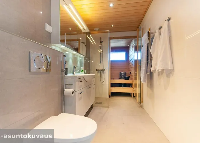 The View In With Private Balcony, Sauna, Car Park Apartamento *