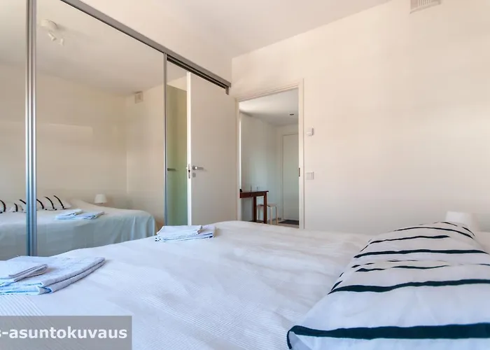 The View In With Private Balcony, Sauna, Car Park Apartamento