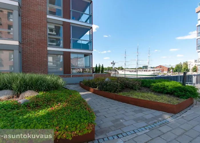 The View In With Private Balcony, Sauna, Car Park Apartamento