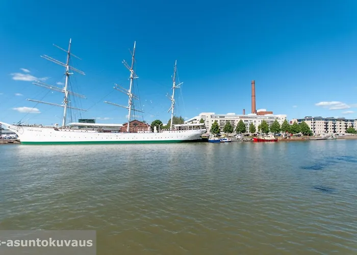 The View In With Private Balcony, Sauna, Car Park Apartamento